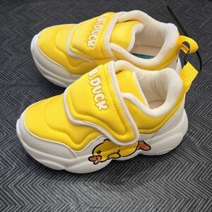 Kids B.DUCK Yellow Sneakers size 9C